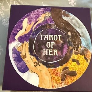 Tarot of her circular tarot deck